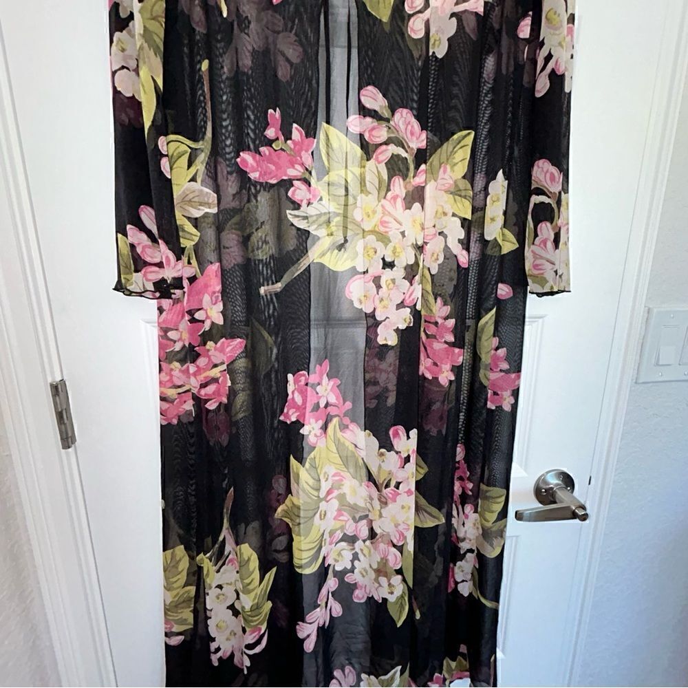 Victoria’s Secret Floral Print Tie at Top Long Sleeve Sheer Robe - Picture 6 of 13